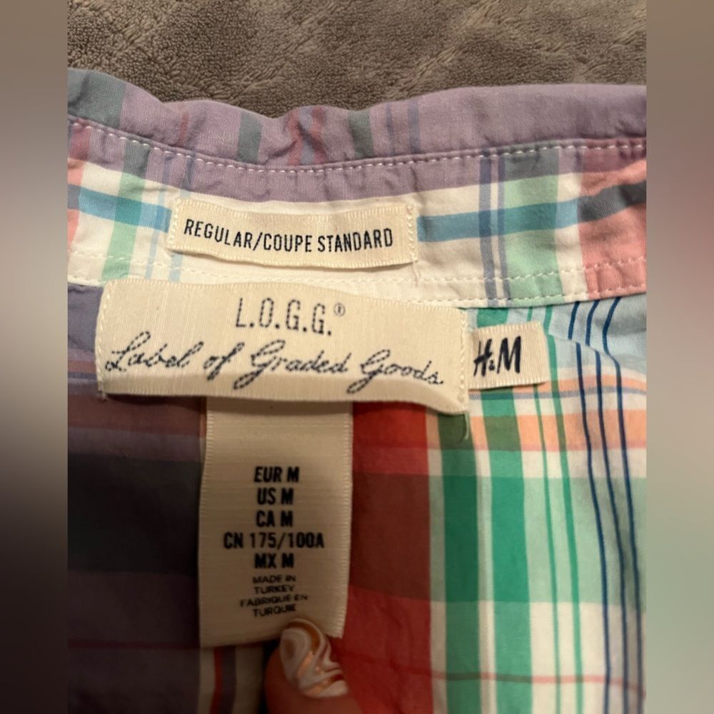 Colorful Short Sleeve Men’s H&M Button Down - Picture 4 of 6